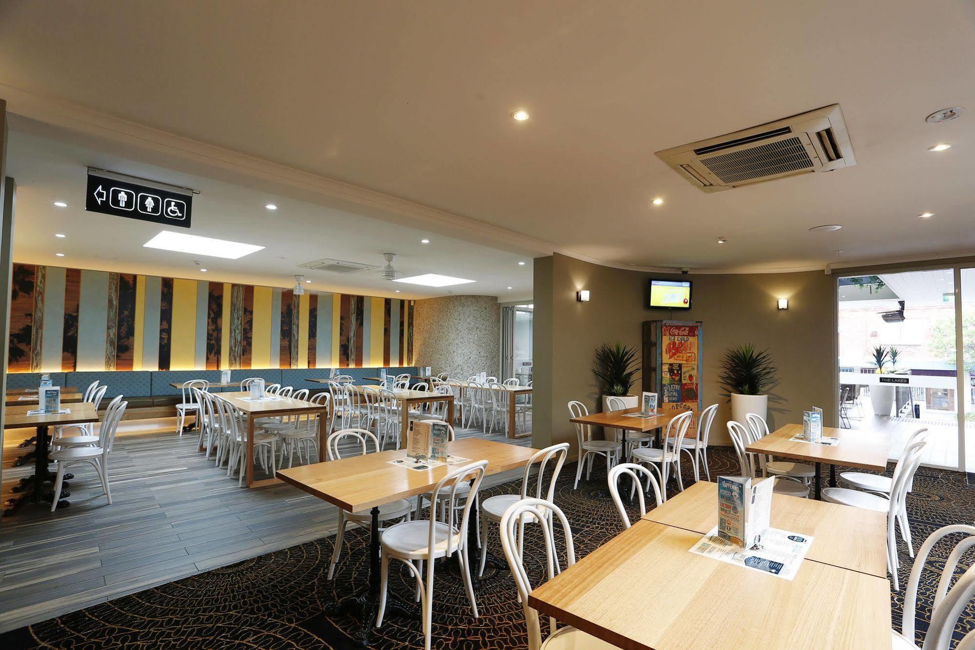The Lakes Hotel Entrance Ngoại thất bức ảnh