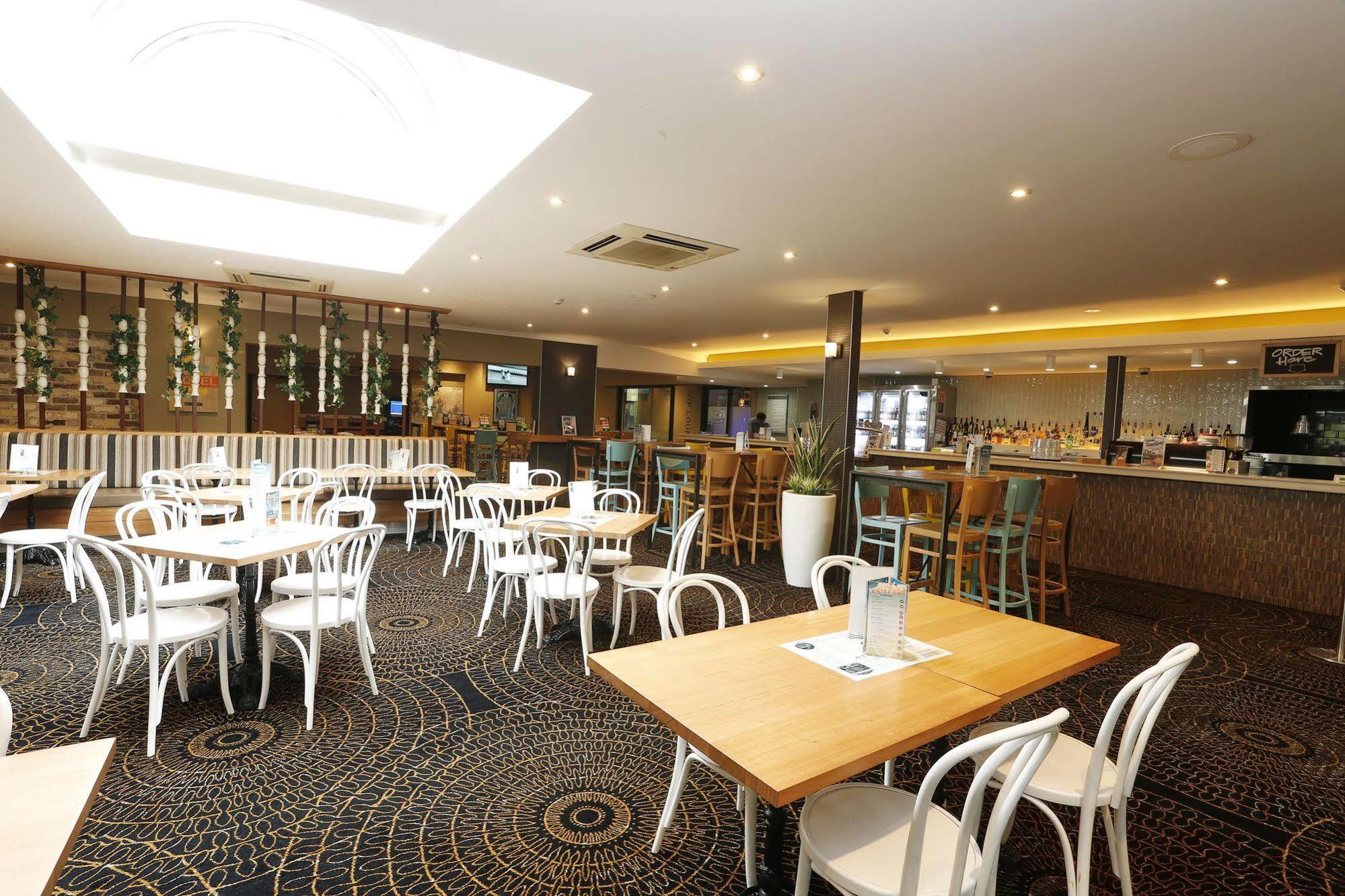 The Lakes Hotel Entrance Ngoại thất bức ảnh